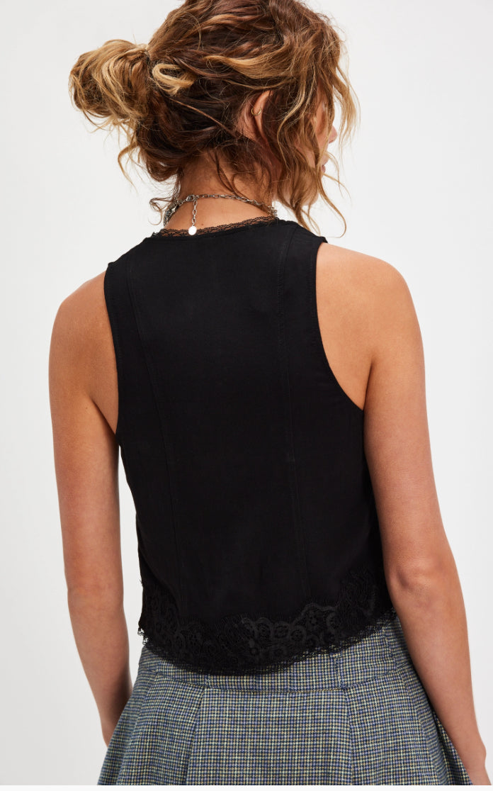 Jaida Vest