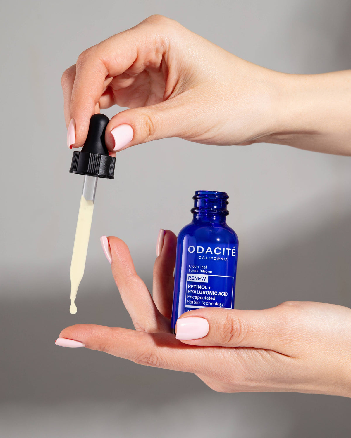 Renewing Serum - Retinol + Hyaluronic Acid