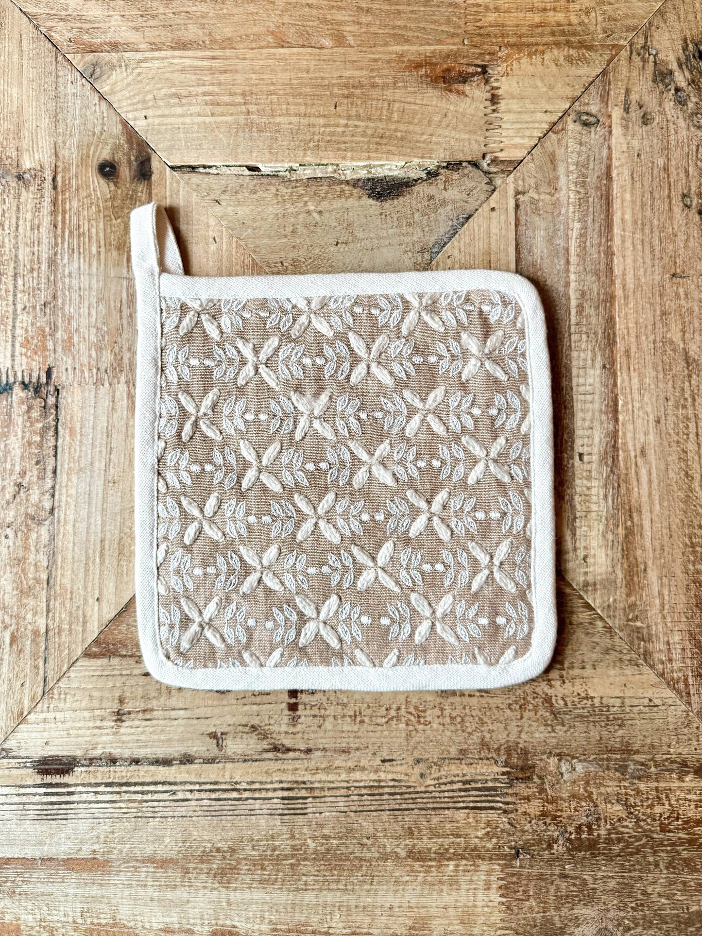 Natural Embroidered Pot Holder: Natural Embroidered Pot Holder