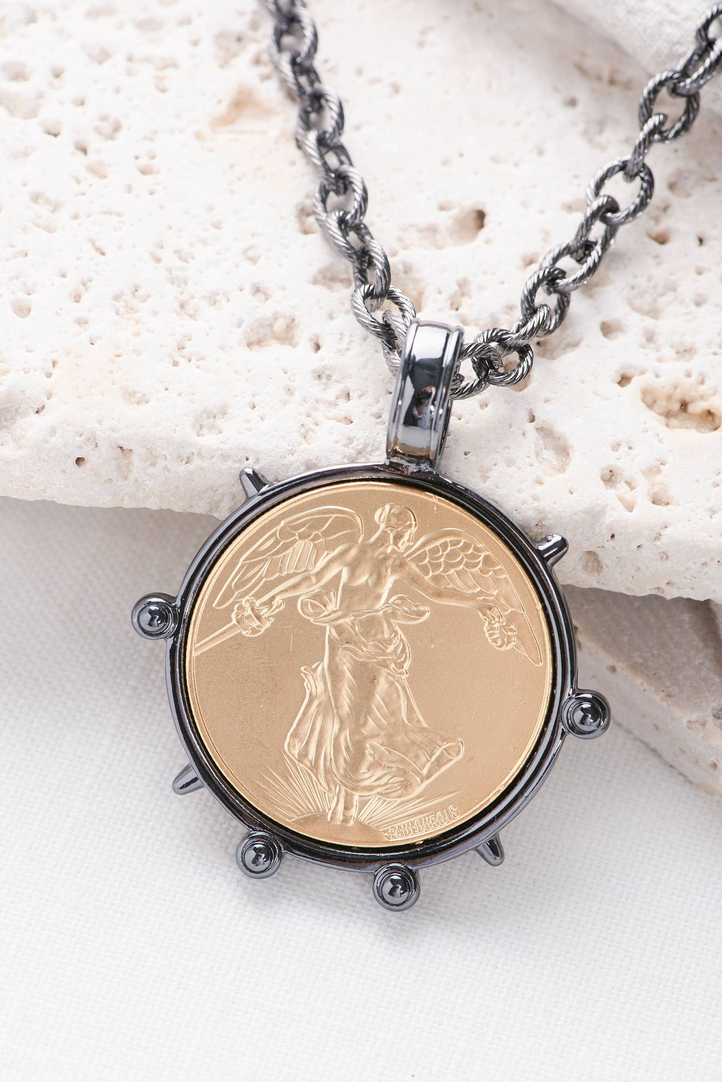Artifact Necklace: Victory Medal
