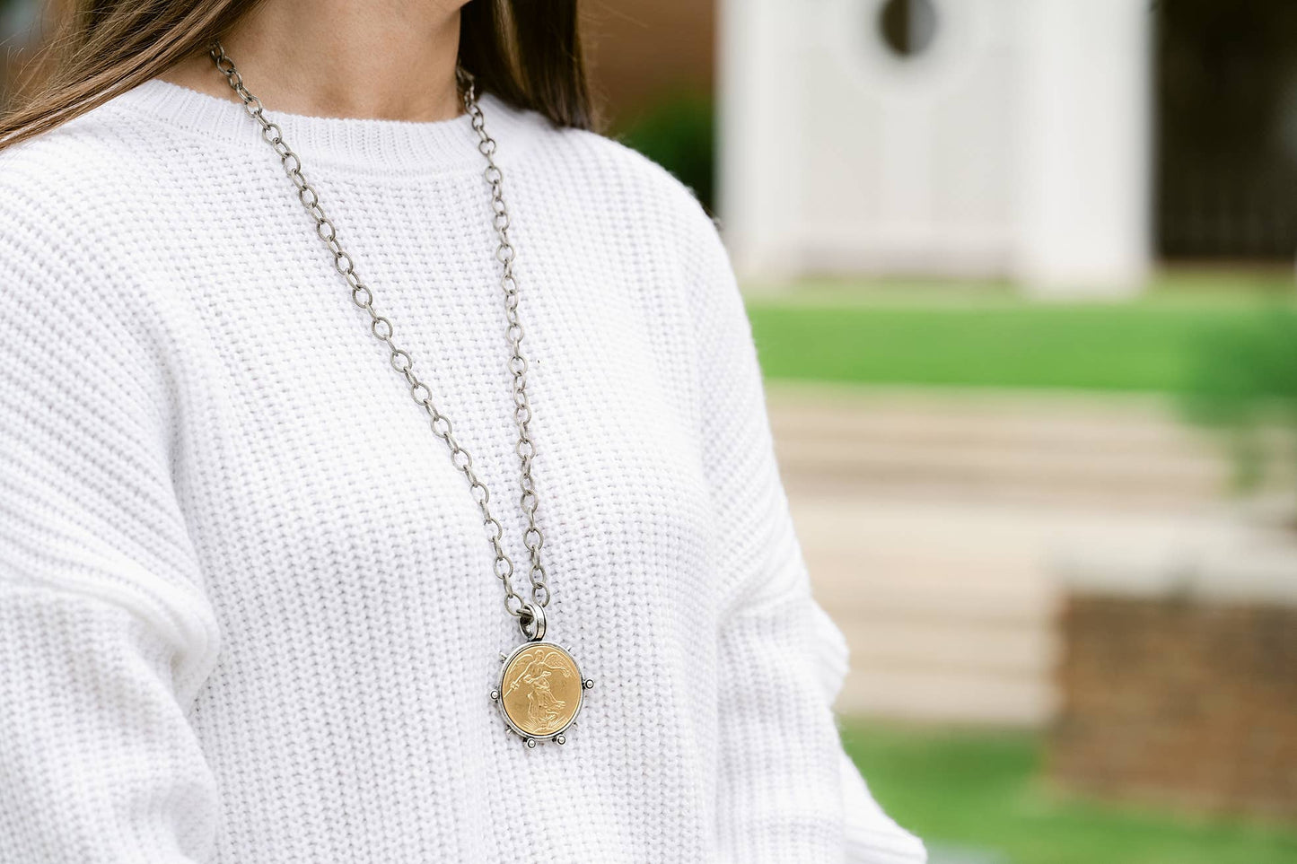Artifact Necklace: Victory Medal
