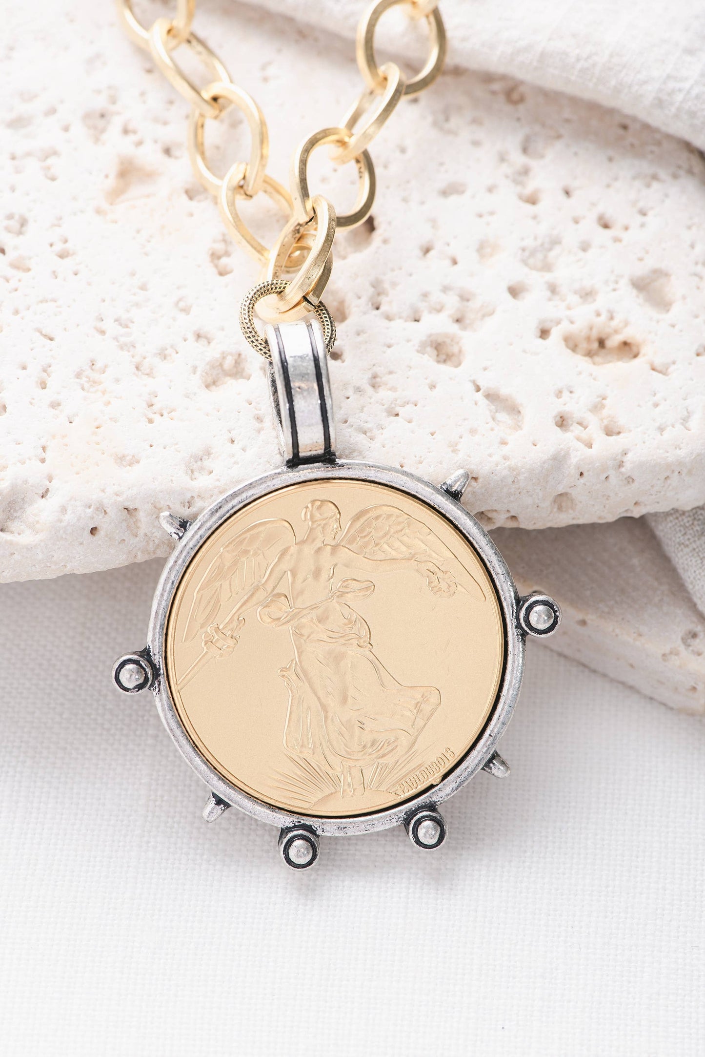Artifact Necklace: Victory Medal