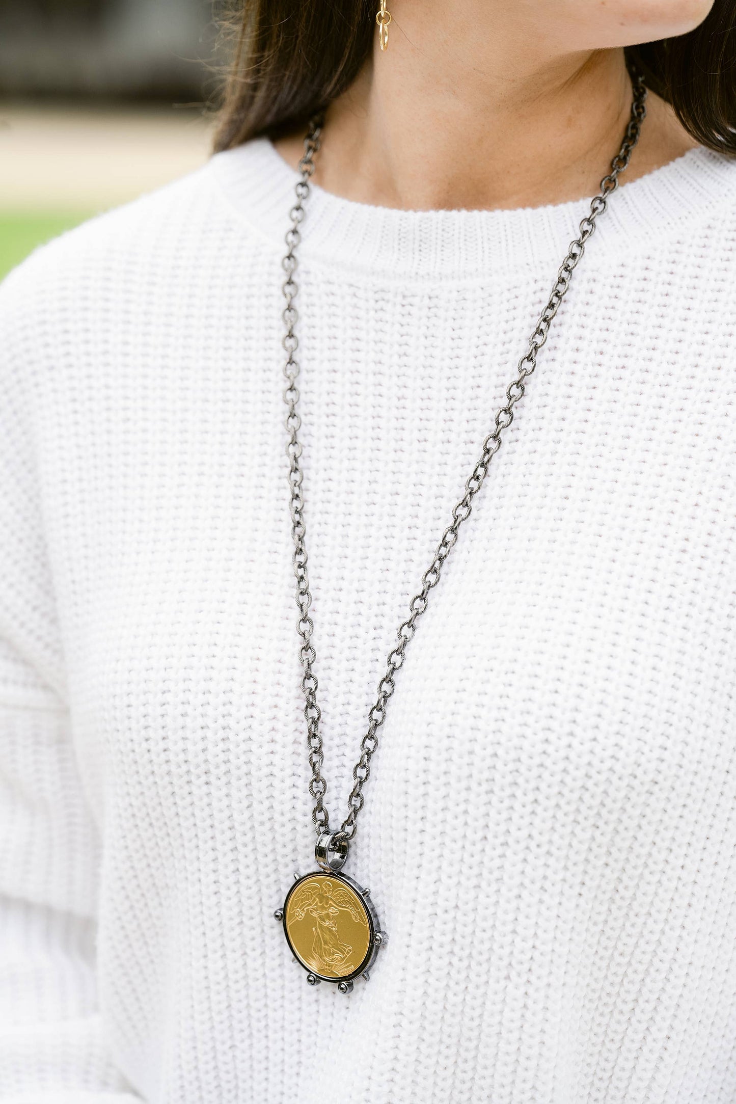 Artifact Necklace: Victory Medal