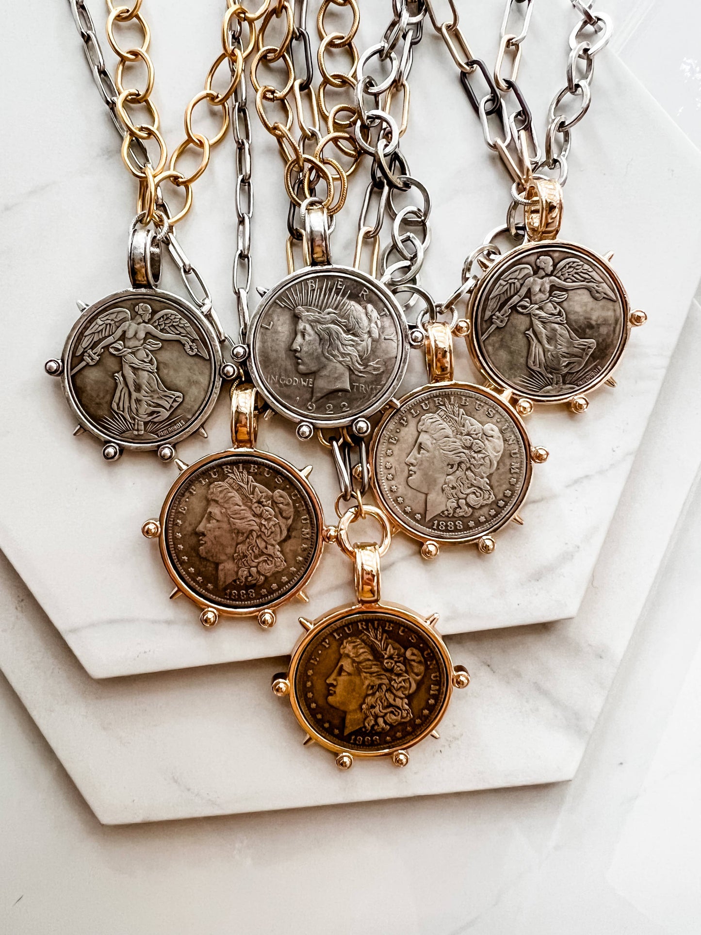 Artifact Necklace: Victory Medal
