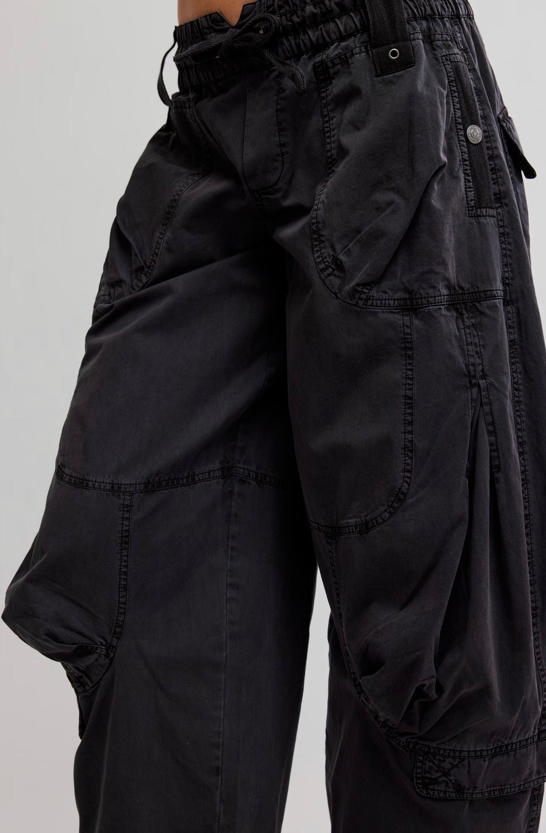 Onset Parachute Pant
