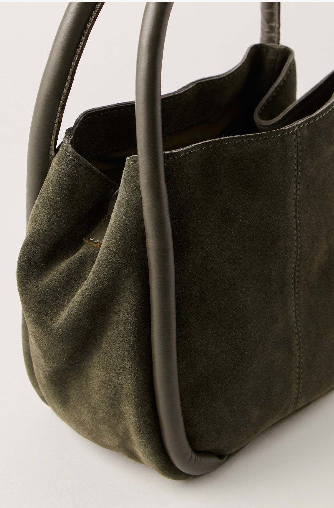 Barlow Bucket Bag