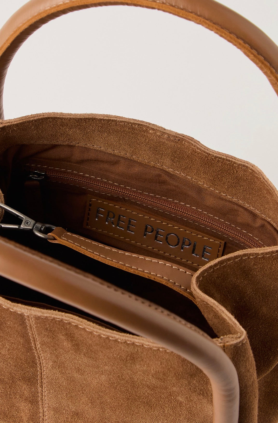Barlow Bucket Bag