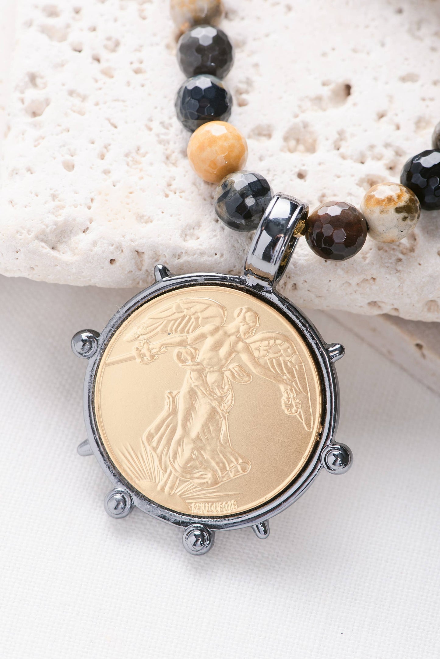 Artifact Necklace: Victory Medal